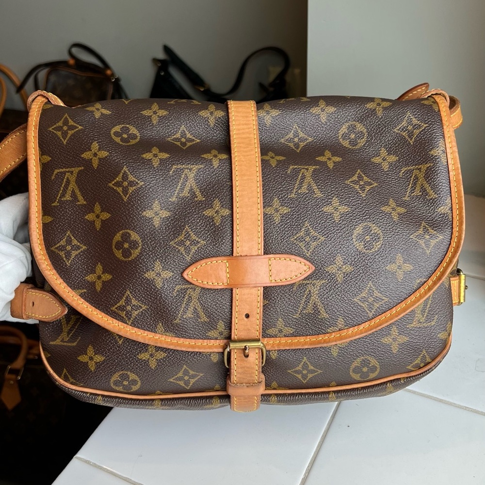 ❌SOLD❌Authentic Louis Vuitton monogram Saumur 30 - Picture 6 of 17